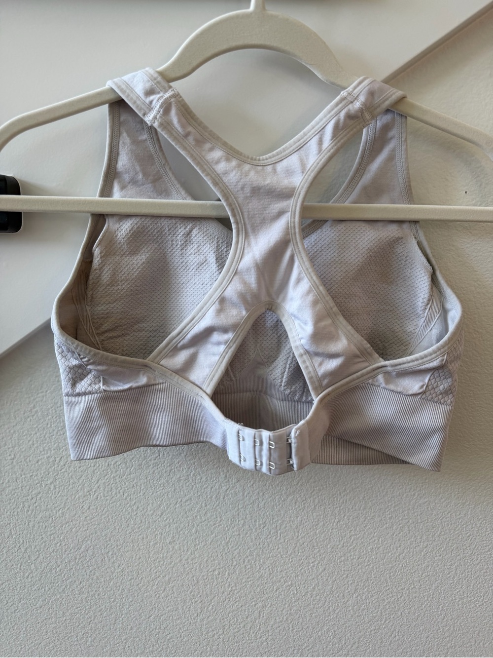 Soma Sport Keyhole Racerback Light Beige/Pale Taupe Sports Bra - Picture 2 of 3